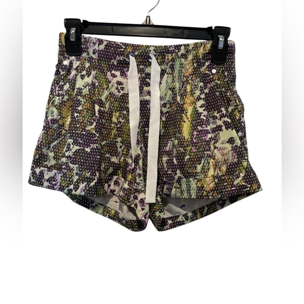 Lululemon Spring Break Women’s Floral Print Drawstring Shorts - Purple/Green